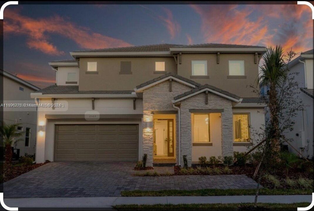 2569 Shanti Dr in Kissimmee, FL - Building Photo