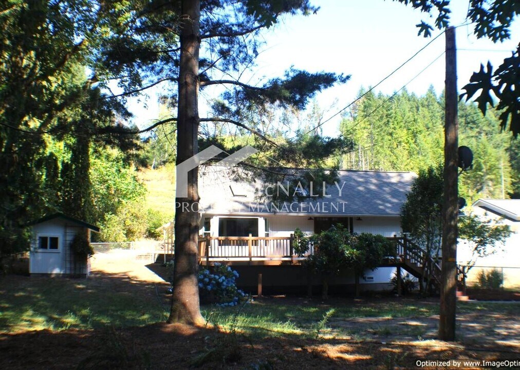 11909 118th Ave NW in Gig Harbor, WA - Building Photo