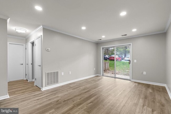 18302 Streamside Dr in Gaithersburg, MD - Building Photo - Building Photo