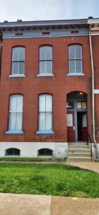 2007 California Ave in St. Louis, MO - Building Photo
