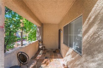 5250 S Rainbow Blvd in Las Vegas, NV - Building Photo - Building Photo