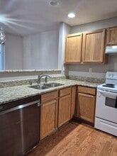 2066 NE Green Glen Ln in Bremerton, WA - Building Photo - Building Photo