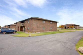Oak Meadows in Peshtigo, WI - Building Photo - Building Photo