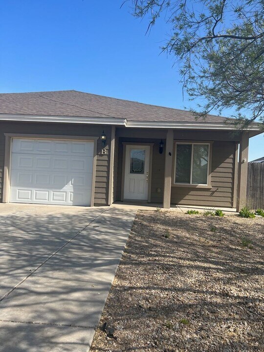 95 Bent Tree Rd in Roswell, NM - Building Photo