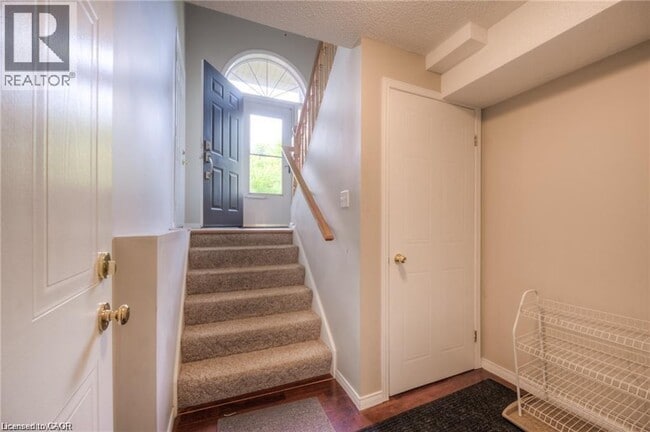 8 Melran Dr in Cambridge, ON - Building Photo - Building Photo