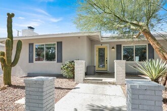 1600 Eaton Dr in Las Vegas, NV - Building Photo - Building Photo