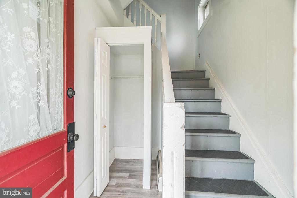 231 W Washington Ave in Magnolia, NJ - Building Photo