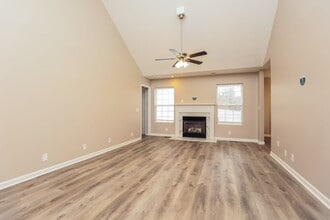 2306 Leighton Way in Spring Hill, TN - Foto de edificio - Building Photo