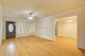 5902 Hornwood Dr in Houston, TX - Building Photo - Building Photo