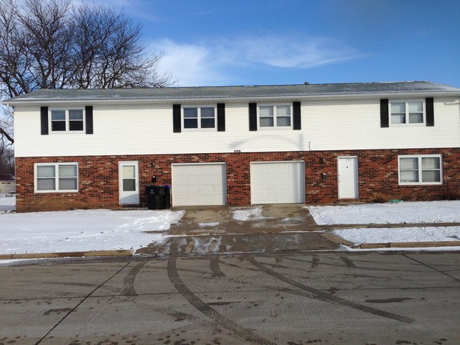 Arcadia Drive Apartments in Bloomington, IL - Building Photo - Building Photo