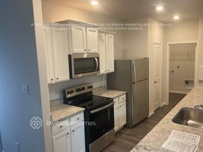 8120 Sunberry Shadow Dr in Houston, TX - Foto de edificio - Building Photo