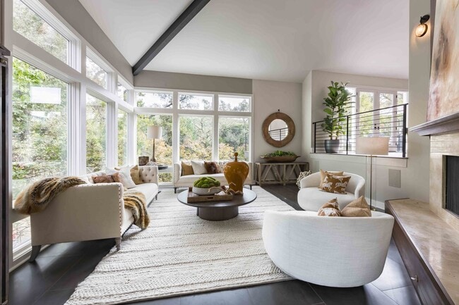 property at 1 Oak Forest Ct