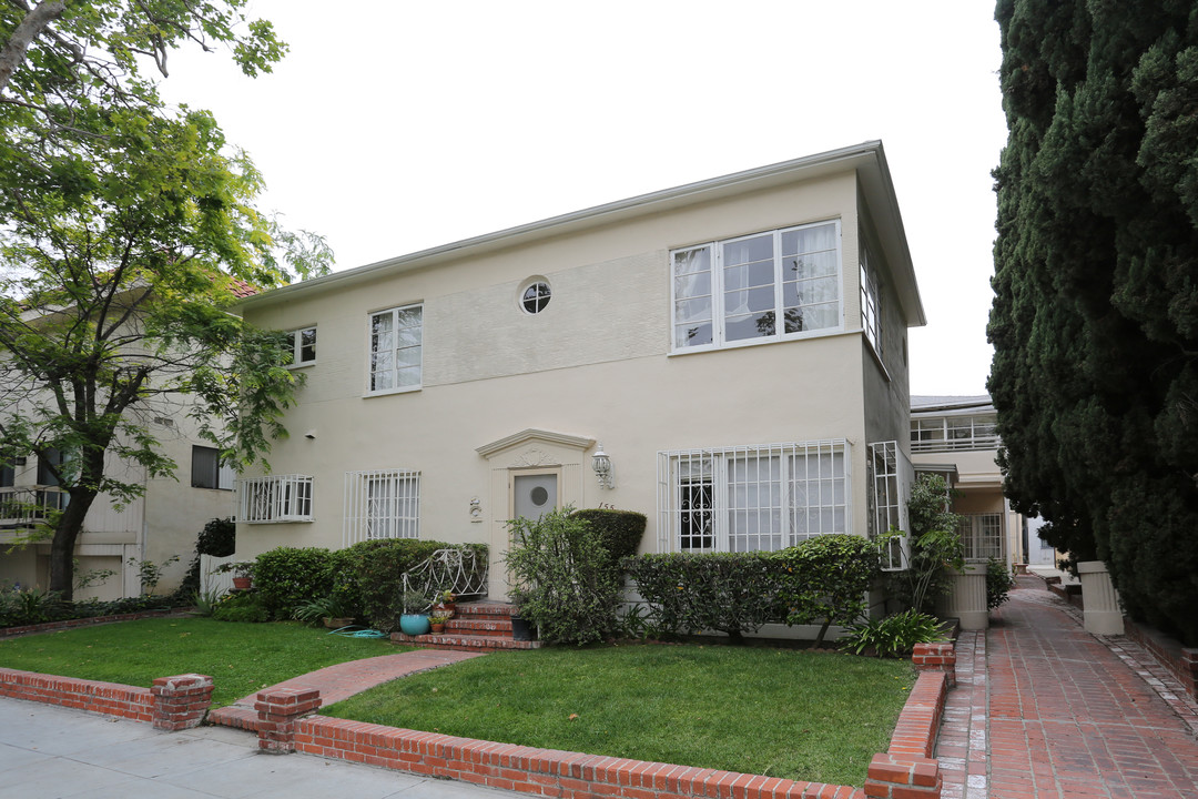 155 S Rexford Dr in Beverly Hills, CA - Building Photo