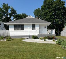 134 Albright Ave in Stratford, CT - Building Photo