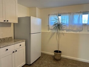 1502 St Louis Ave in Bay Shore, NY - Foto de edificio - Building Photo