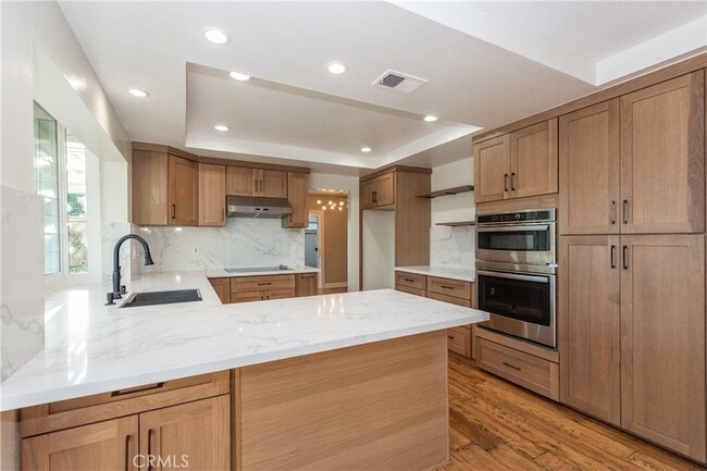 6 Elderberry in Irvine, CA - Building Photo - Building Photo