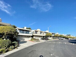 127 Seaspray Way in Port Hueneme, CA - Building Photo - Building Photo
