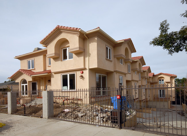 10415 Commerce Ave in Tujunga, CA - Building Photo - Building Photo