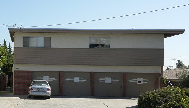 2533 Denning Ct in Castro Valley, CA - Foto de edificio - Building Photo