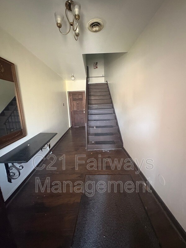 528 St Clair Ave in Clairton, PA - Building Photo - Building Photo