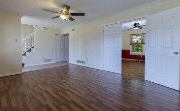 25 Williamsburg Ct in Glassboro, NJ - Building Photo - Building Photo