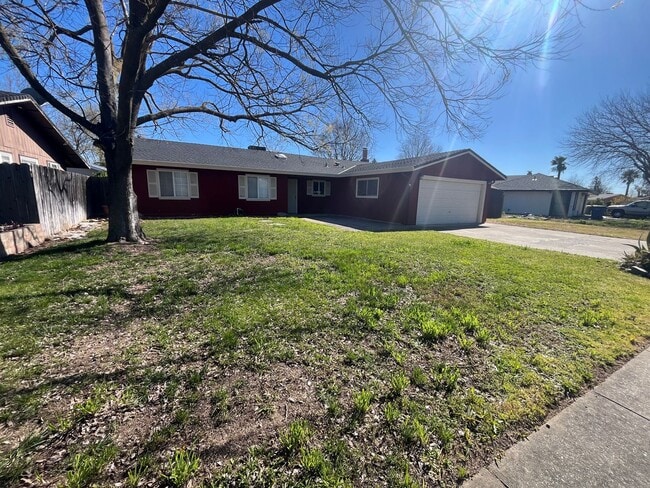 8428 Ancho Way in Elverta, CA - Building Photo - Building Photo