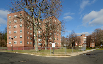 Parkside Place in New Rochelle, NY - Building Photo - Building Photo