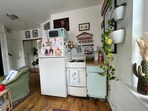 108 N Patrick St, Unit 1 in Alexandria, VA - Foto de edificio - Building Photo