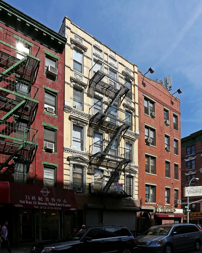 117 Mott St in New York, NY - Building Photo - Building Photo