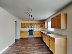 11912 Cheviott Hill Ln in Charlotte, NC - Building Photo - Building Photo
