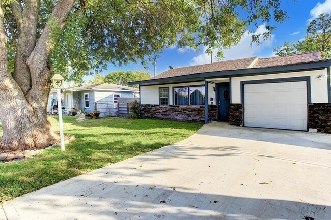 9005 Cheer St in Houston, TX - Building Photo - Building Photo