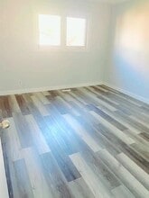 1203 Chancellor Dr in Winnipeg, MB - Building Photo - Building Photo