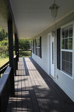 1042 Murray-Kittrell Rd in Readyville, TN - Building Photo - Building Photo