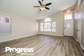 3020 Forest Lake St in Las Vegas, NV - Foto de edificio - Building Photo