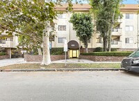 Royal Terrance Apartments in Los Angeles, CA - Building Photo - Building Photo