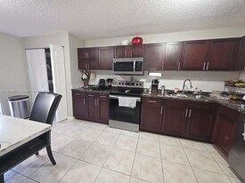 15871 SW 86th Terrace in Miami, FL - Building Photo