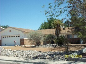 2735 Ardis Dr in Las Cruces, NM - Building Photo