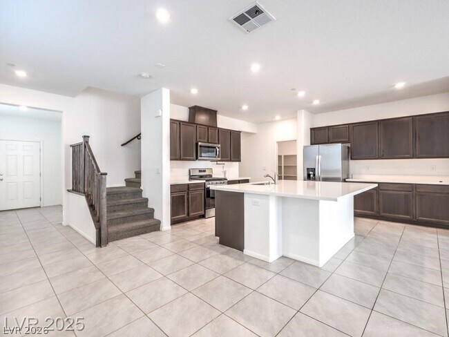 6130 Sinks Canyon Ave in Las Vegas, NV - Building Photo - Building Photo