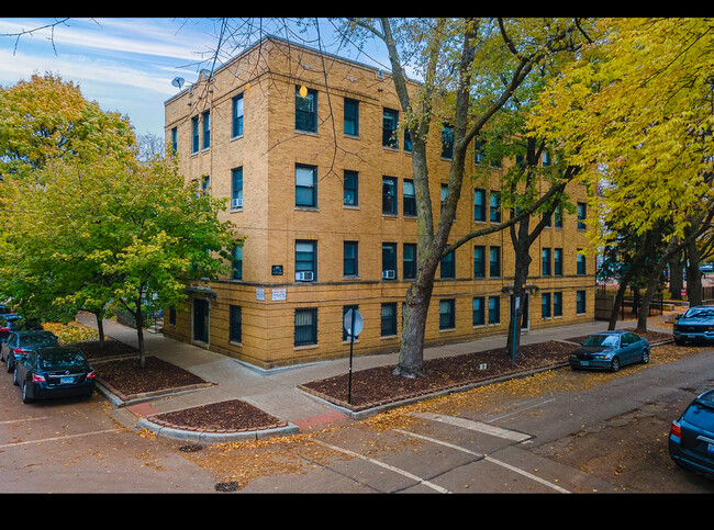 property at 2535 N Seminary Ave