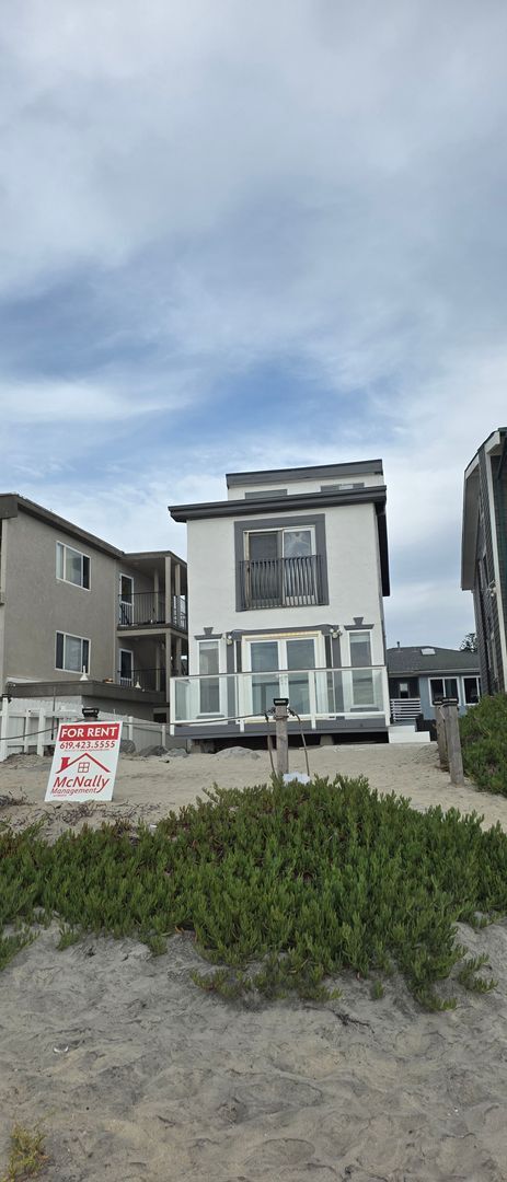 property at 650 Ocean Ln