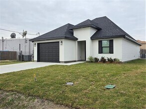 99 Carolyn Dr in Destrehan, LA - Building Photo - Building Photo