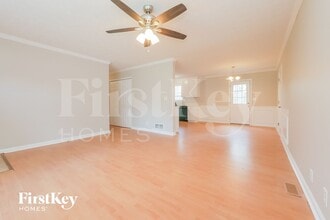 671 Rocky Point Rd in Covington, GA - Foto de edificio - Building Photo