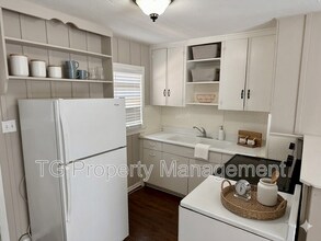 5687 Akra Ave in Jacksonville, FL - Building Photo - Building Photo