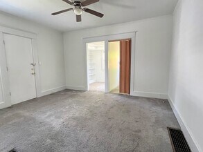 735 Prospect St in Florence, AL - Foto de edificio - Building Photo