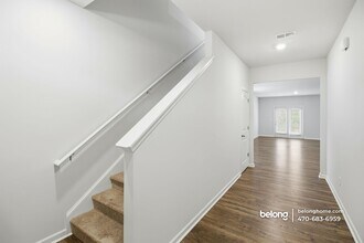 8279 Bluewater Dr in Fairburn, GA - Foto de edificio - Building Photo