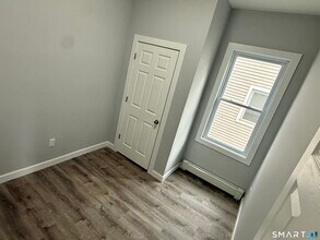 78 McKinley Ave in Norwich, CT - Foto de edificio - Building Photo