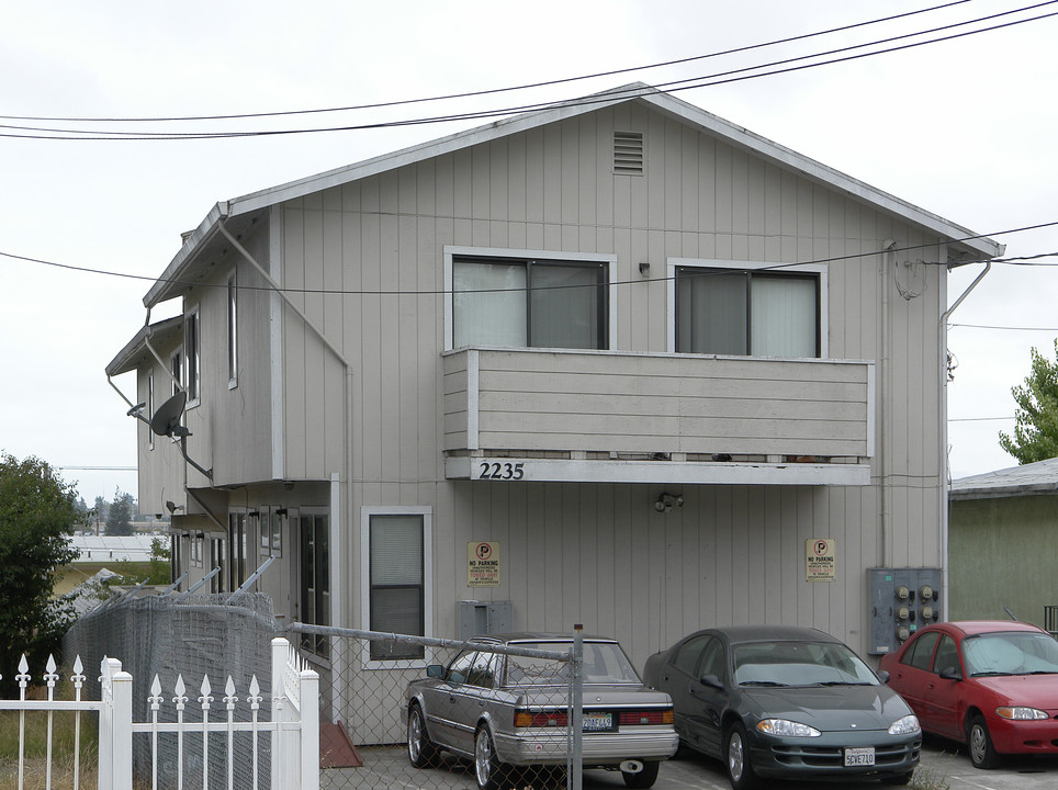 2235 E 19th St in Oakland, CA - Building Photo