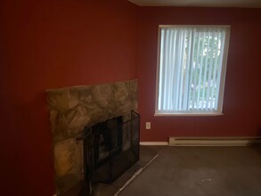1700 Blankenship Rd-Unit -B4 in West Linn, OR - Building Photo - Building Photo