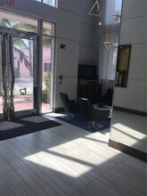 200 Ocean Dr in Miami Beach, FL - Building Photo - Building Photo