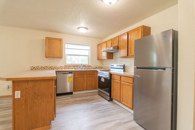 508 NE Graham St in Portland, OR - Building Photo - Building Photo